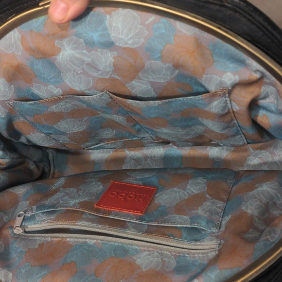 Vintage Hobo brand black leather shoulder bag - Picture 7 of 7